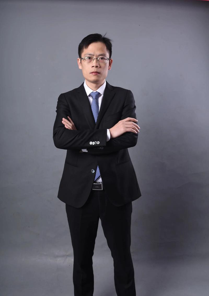 王崇以 视觉与舞美负责人